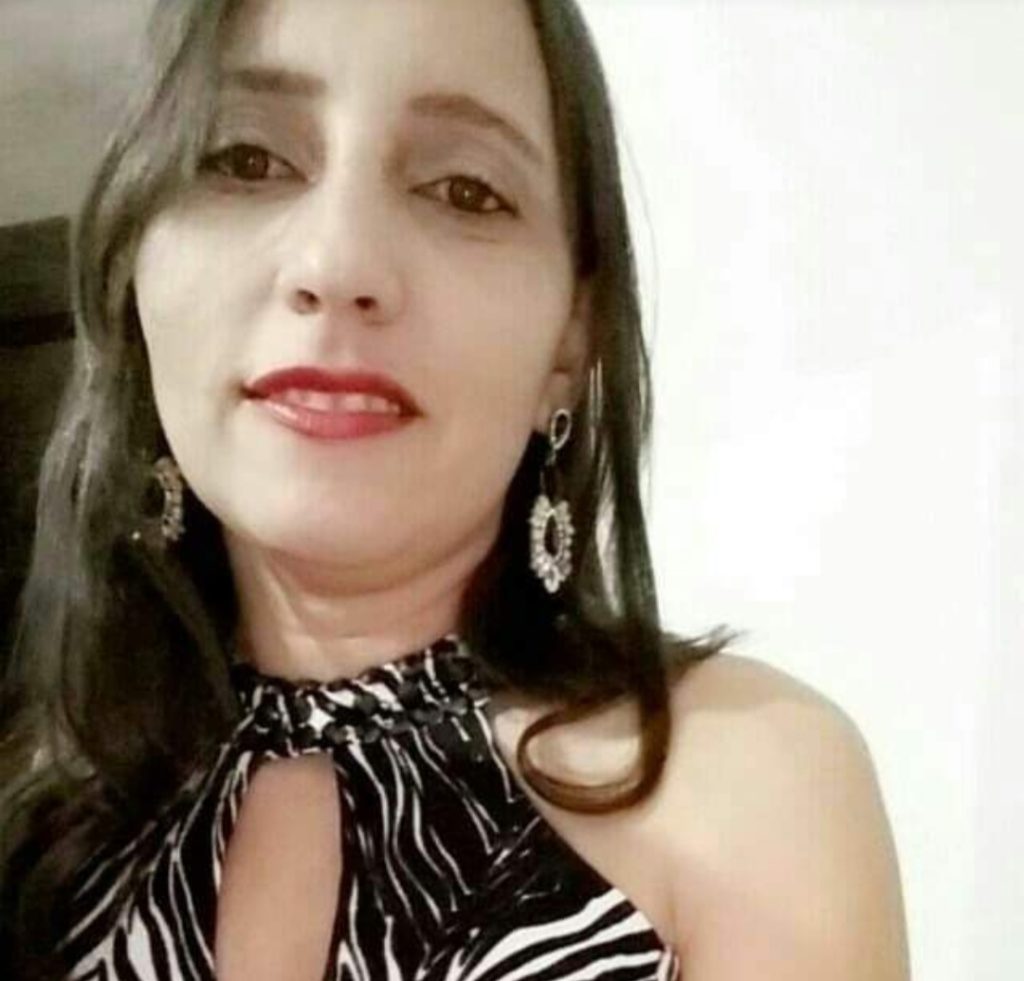 Jovem morre após aplicação de piercing na boca dar errado em MS